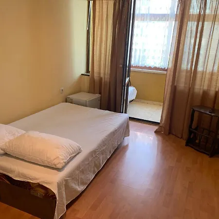 Отель Rade 2 2*