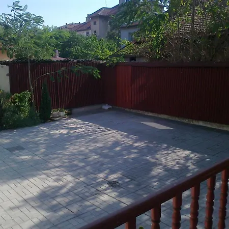拉德2号酒店 酒店 Vratsa