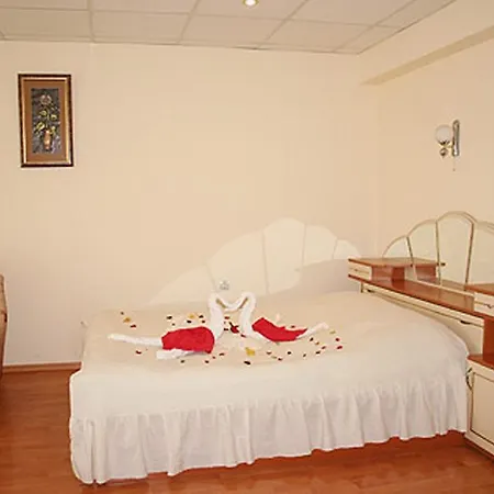 Отель Rade 2 2*