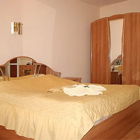 Отель Rade 2 2*